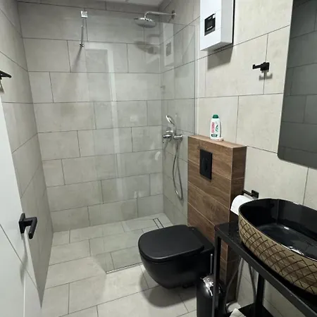Daire Dejan Lovely Flat With Jacuzzi